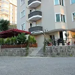 Borahan Residance 아파트호텔 트라존